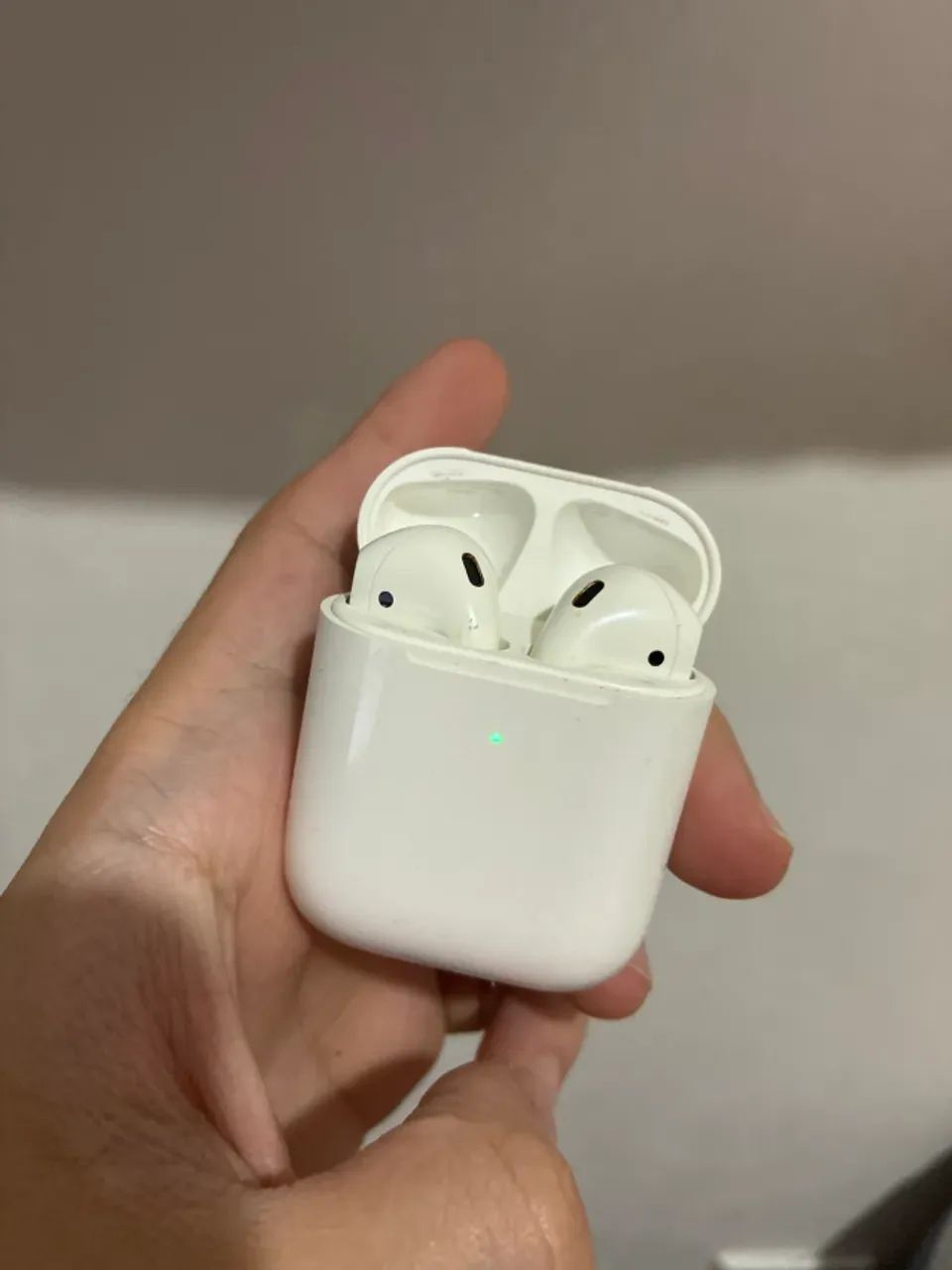 Air Pods 2 com detalhe