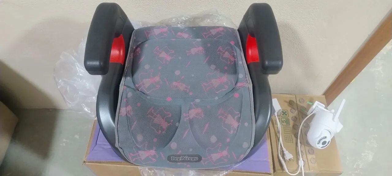 Vendo Cadeira de bebê  para veículo.