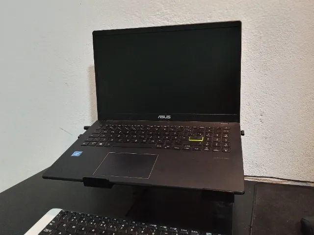 Notebook usado com defeito na bateria e teclado