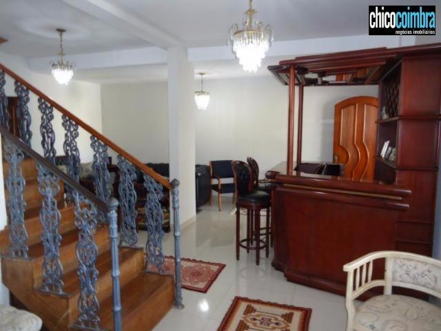 Sobrado no Setor Coimbra, 4 suítes amplas, 4 salas, escritório, área de lazer, porcelanato - Foto 3