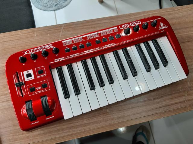 Controlador umx250 behringer novissimo - Foto 3