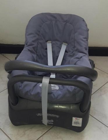 Bebe Conforto Burigotto com base, forro lavado, novinho