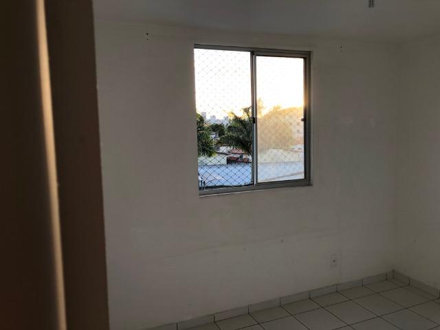 Vendo Apartamento no Cond. Vivendas Parnamirim com garagem coberta no 2º andar - Foto 6