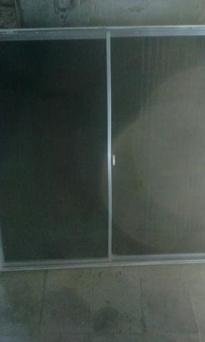 Janela de aluminio com vidro fumê