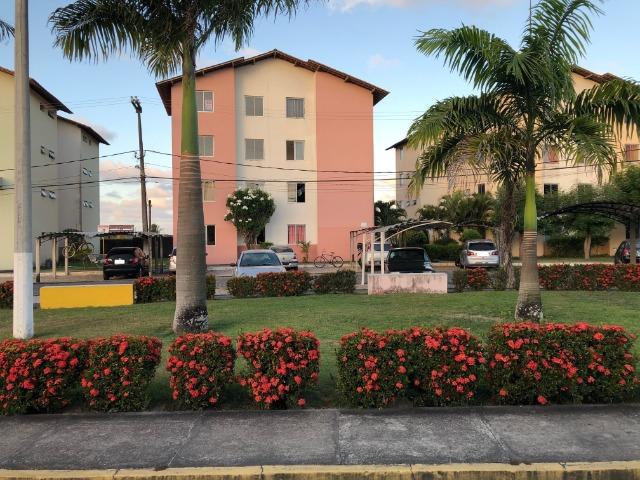 Vendo Apartamento no Cond. Vivendas Parnamirim com garagem coberta no 2º andar