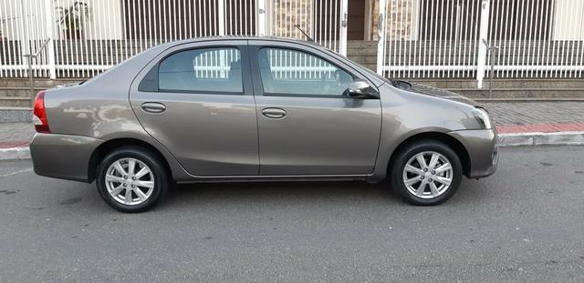 Toyota Etios X Plus 1.5 sedan - Foto 8