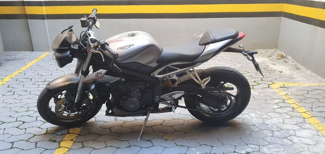 TRIUMPH STREET TRIPLE 765RS