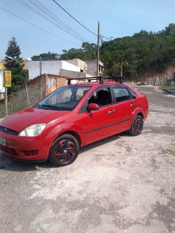 VENDE-SE FORD FIESTA SEDÃ FLEX 1.6 05/05 COMPLETO