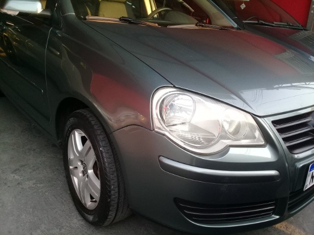 POLO SEDAN 2011