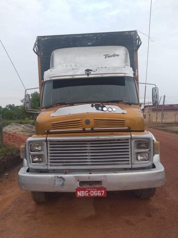 VENDO UM CAMINHÃO