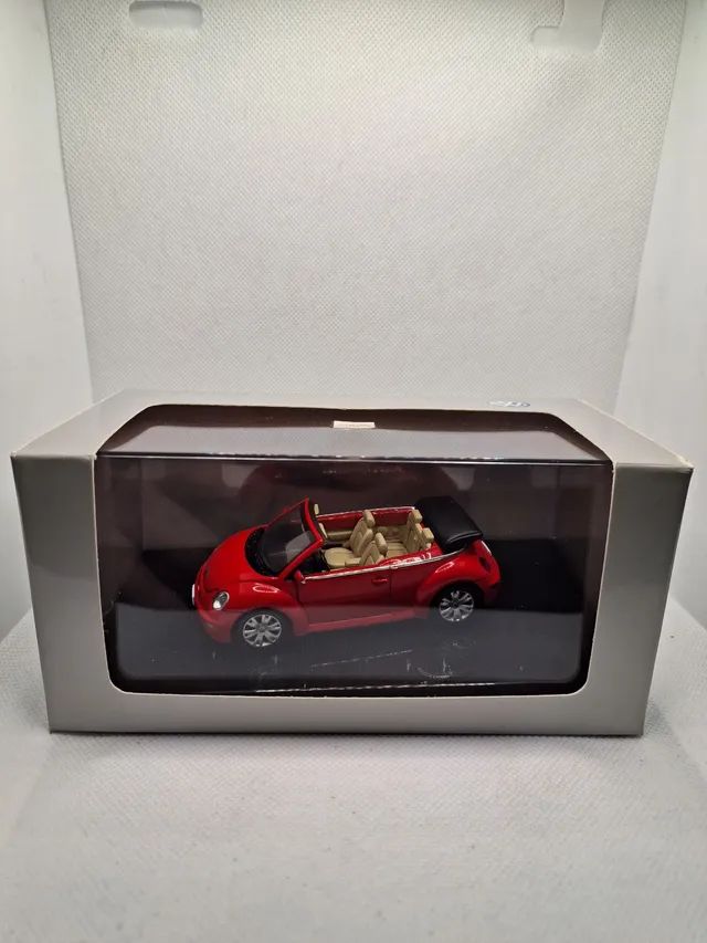 Miniatura Volkswagen New Beetle - Escala 1/43 - Marca Autoart  - Foto 6