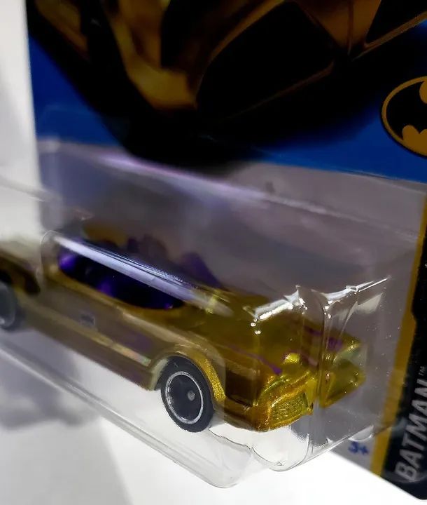 Hot Wheels TV Series Batmobile 131/250 4/5 (Gold) dourado - Foto 3