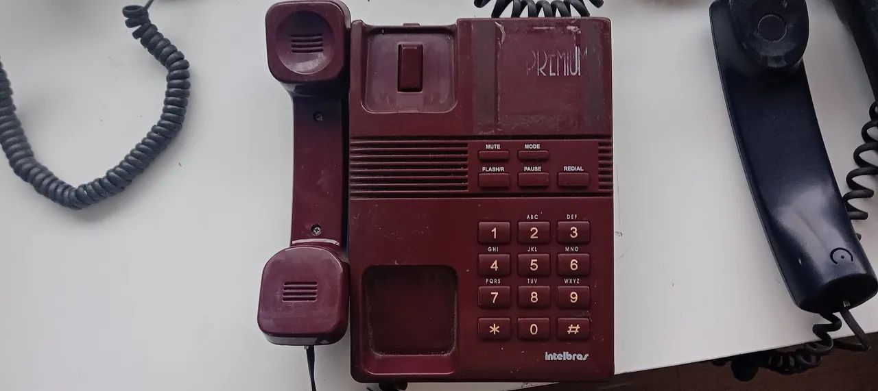 Vendo 5 aparelhos de telefones fixos com ramal indereçado, no conjunto ou individual