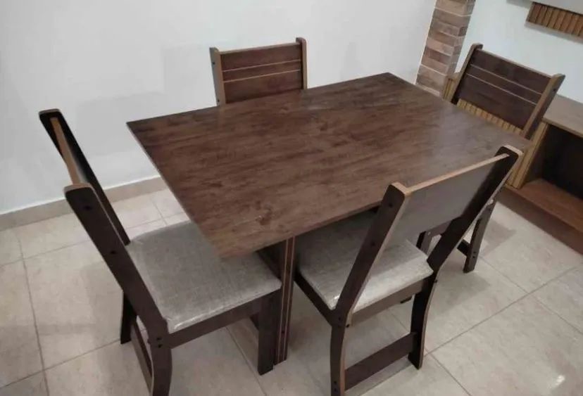 Conjunto com 4 cadeiras MDF 