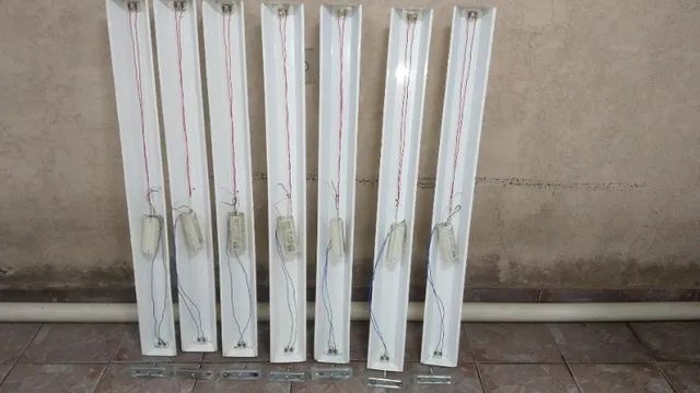 Conjunto de 7 luminárias tubulares com reator - Foto 3