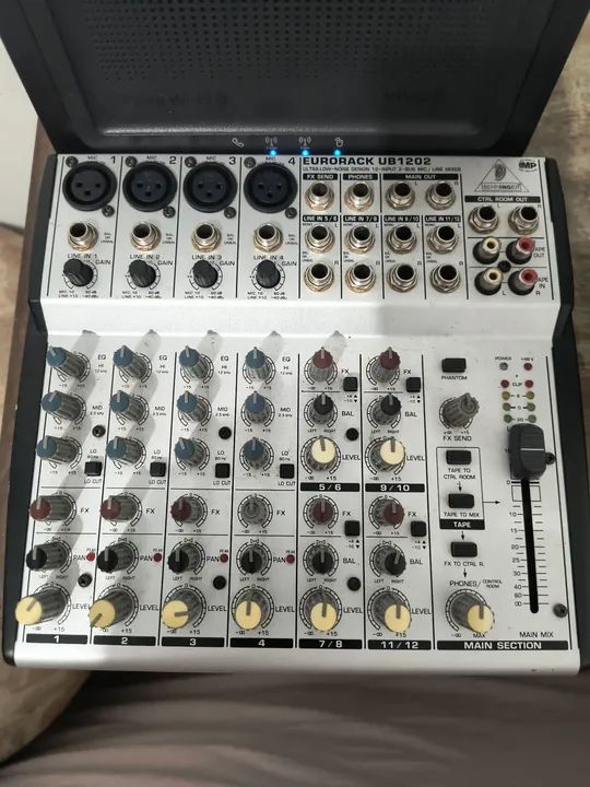 Mesa behringer eurorack UB 1202