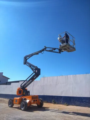 Locação de plataforma elevatória articulada 16 m / diesel / 2023