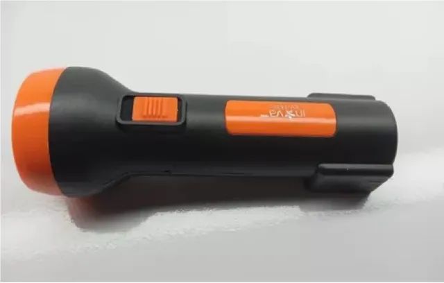 Lanterna De Mão Led Potente Profissional Acampamento Fazenda