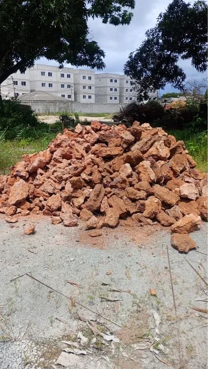 Carrada de pedra bruta 5m (leia a descrição )
