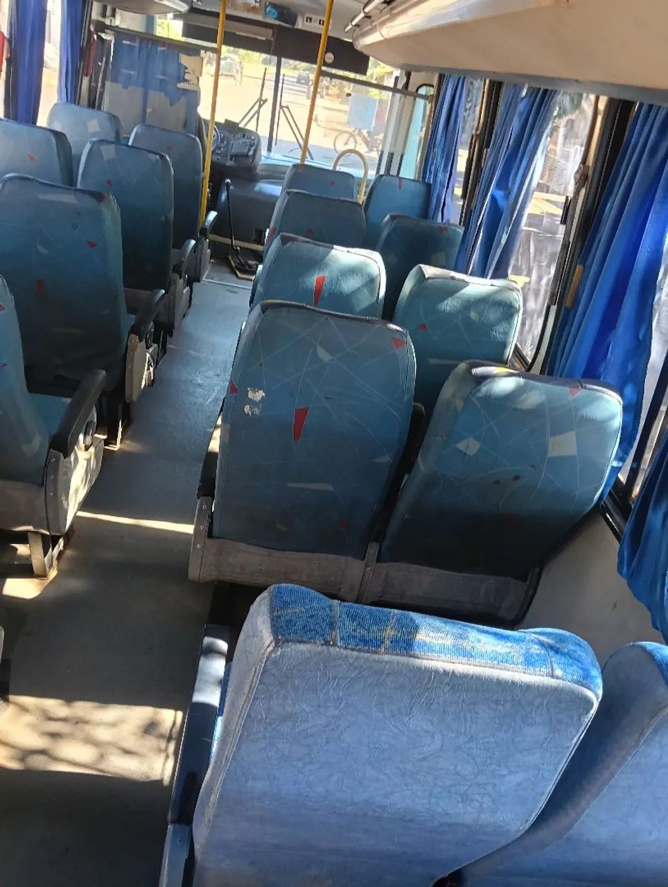 Micro ônibus sênior Mercedes LO915 - Foto 5