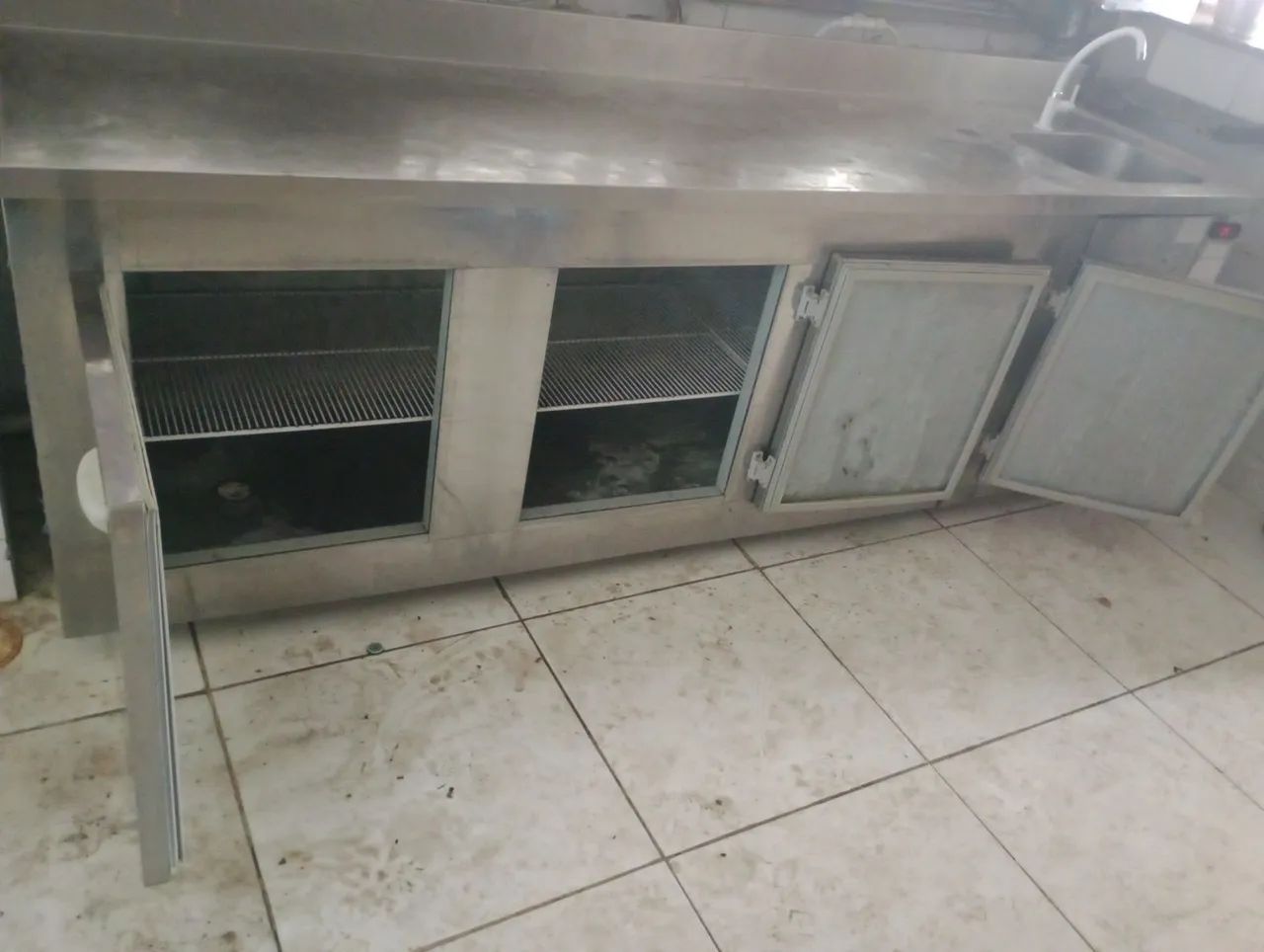Balcão refrigerado inox com pia  - Foto 4