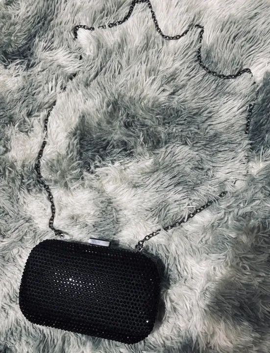 Bolsa Clutch de brilho da Renner. Todos brilhos em perfeito estado. Usada 1x. 