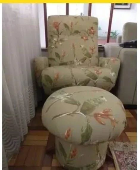 Cadeira de balanço e puff