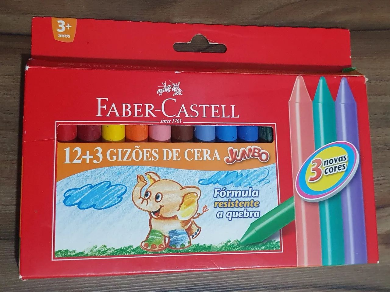 Vendo caixa de Giz coloridos 