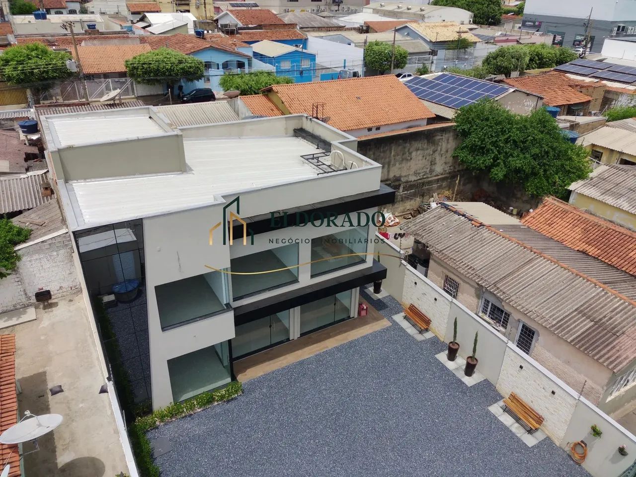 Aluga-se Prédio Comercial no CPA 1 - 6 salas com banheiro individual - Localização privile - Foto 5