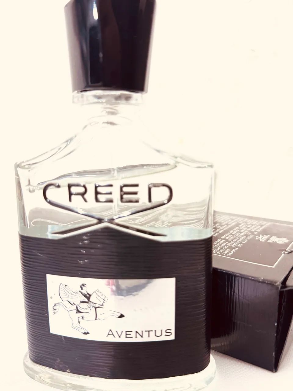 Perfume Aventus Creed original usado apenas duas vezes. Caixa 