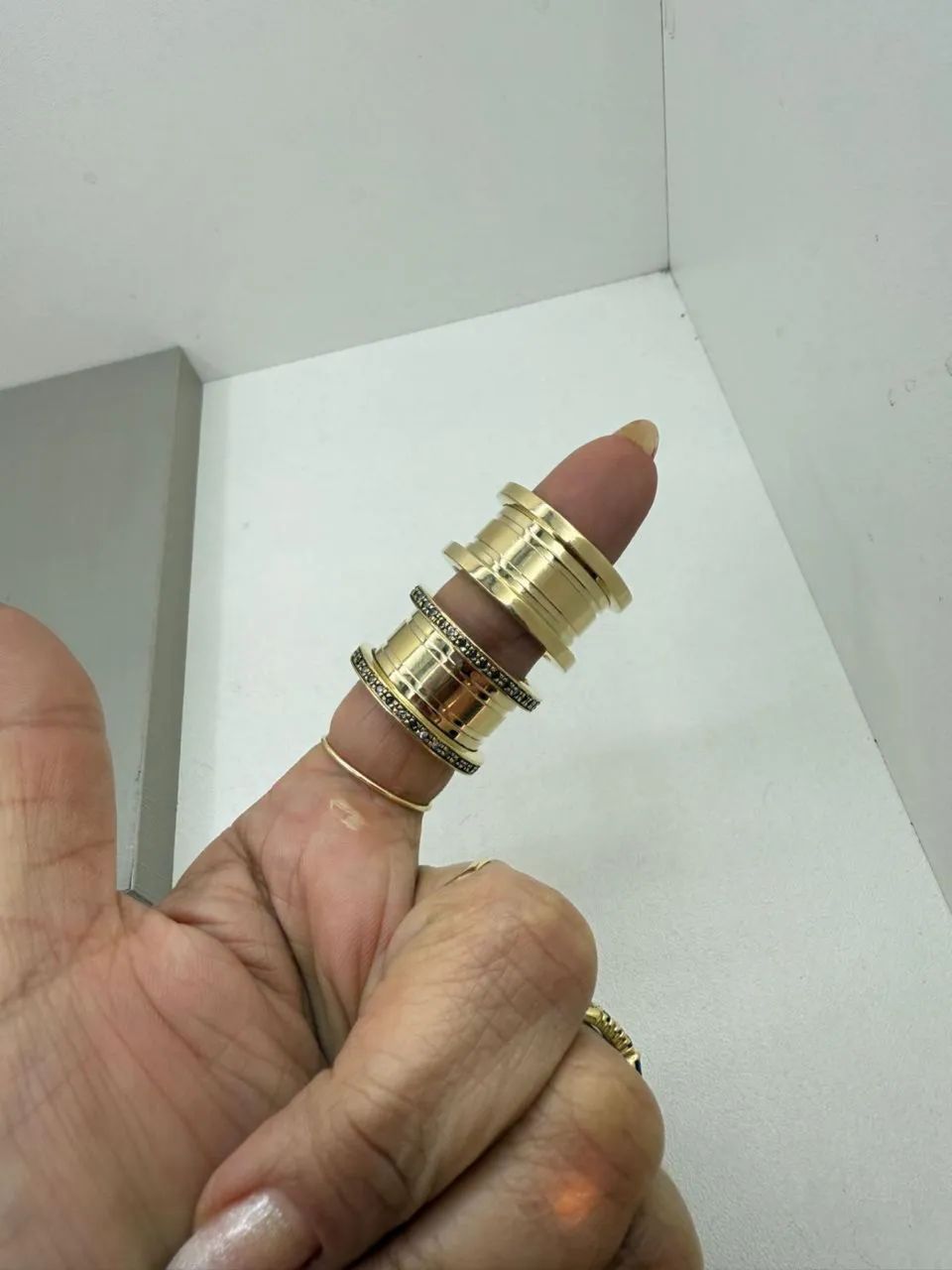 Aliança Ouro 18k modelo Bulgari com Brilhantes - Foto 2