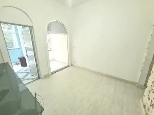 Excelente quanto e sala em Copacabana