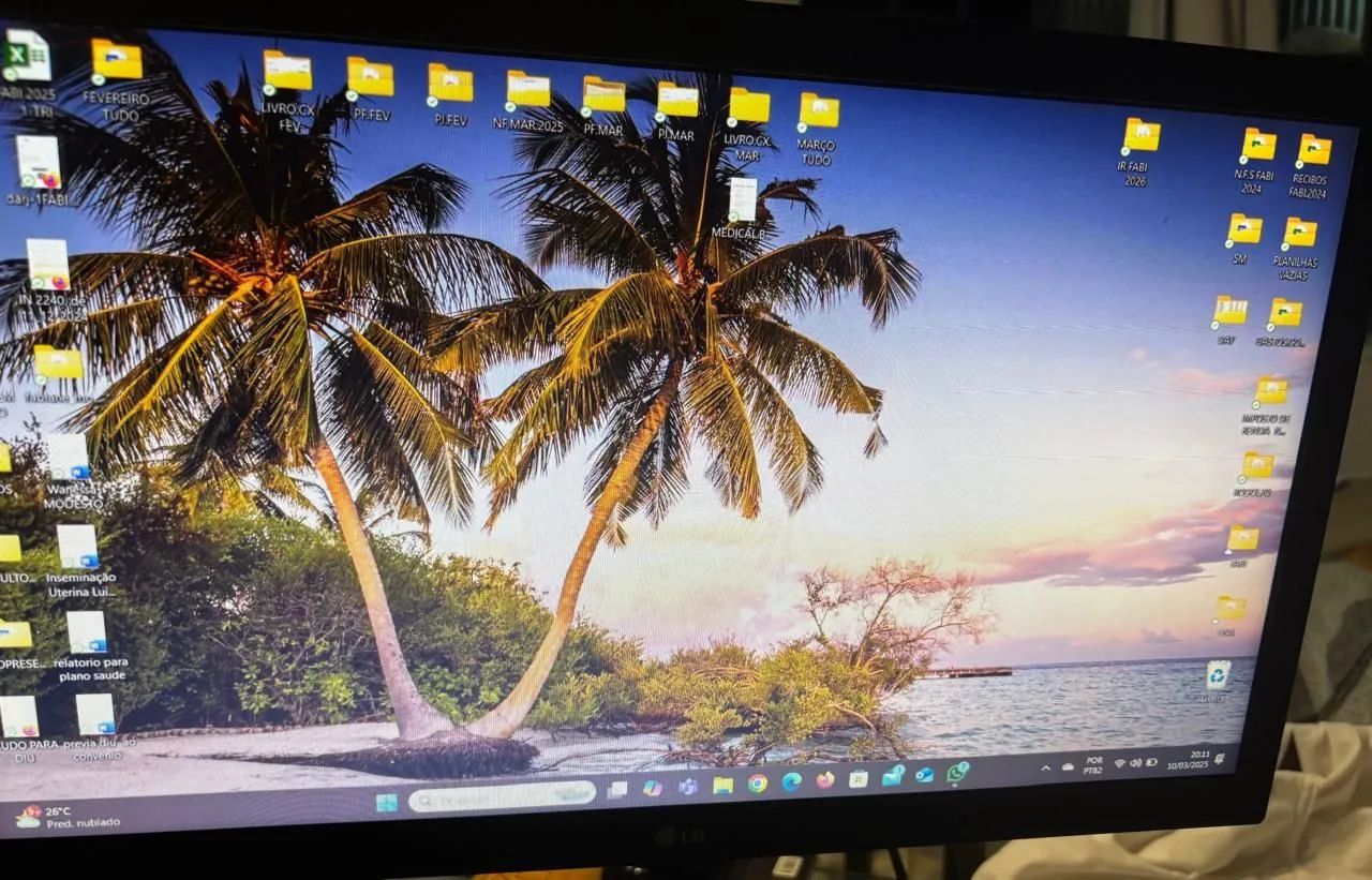 Monitor LG com tela grande e resolução incrível