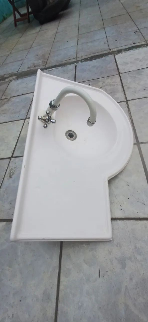 Selling bathroom sink64842098994051120
