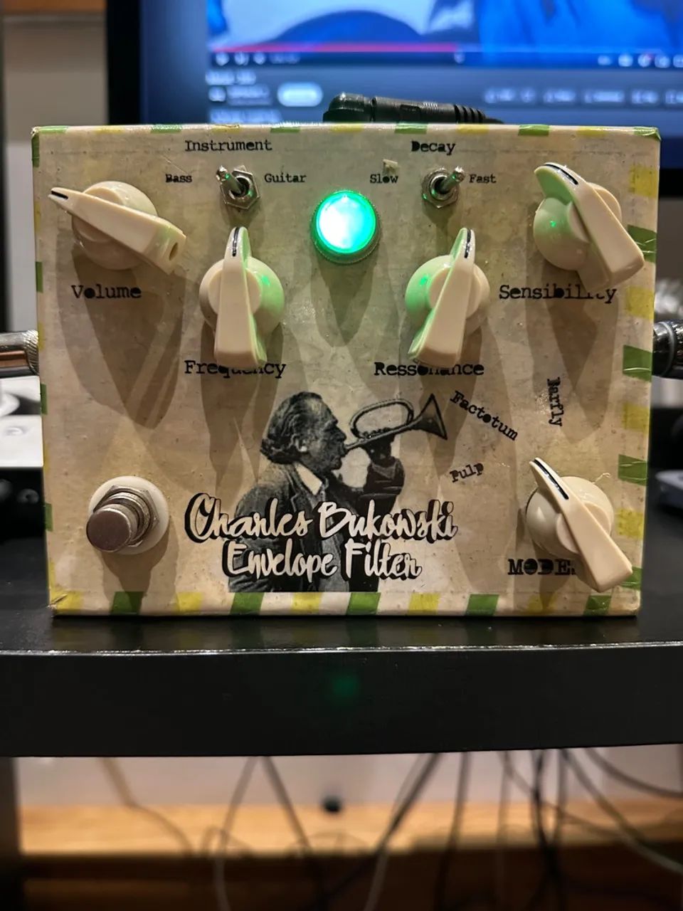 Pedal Envelope Filter MG Music Charles Bukowski