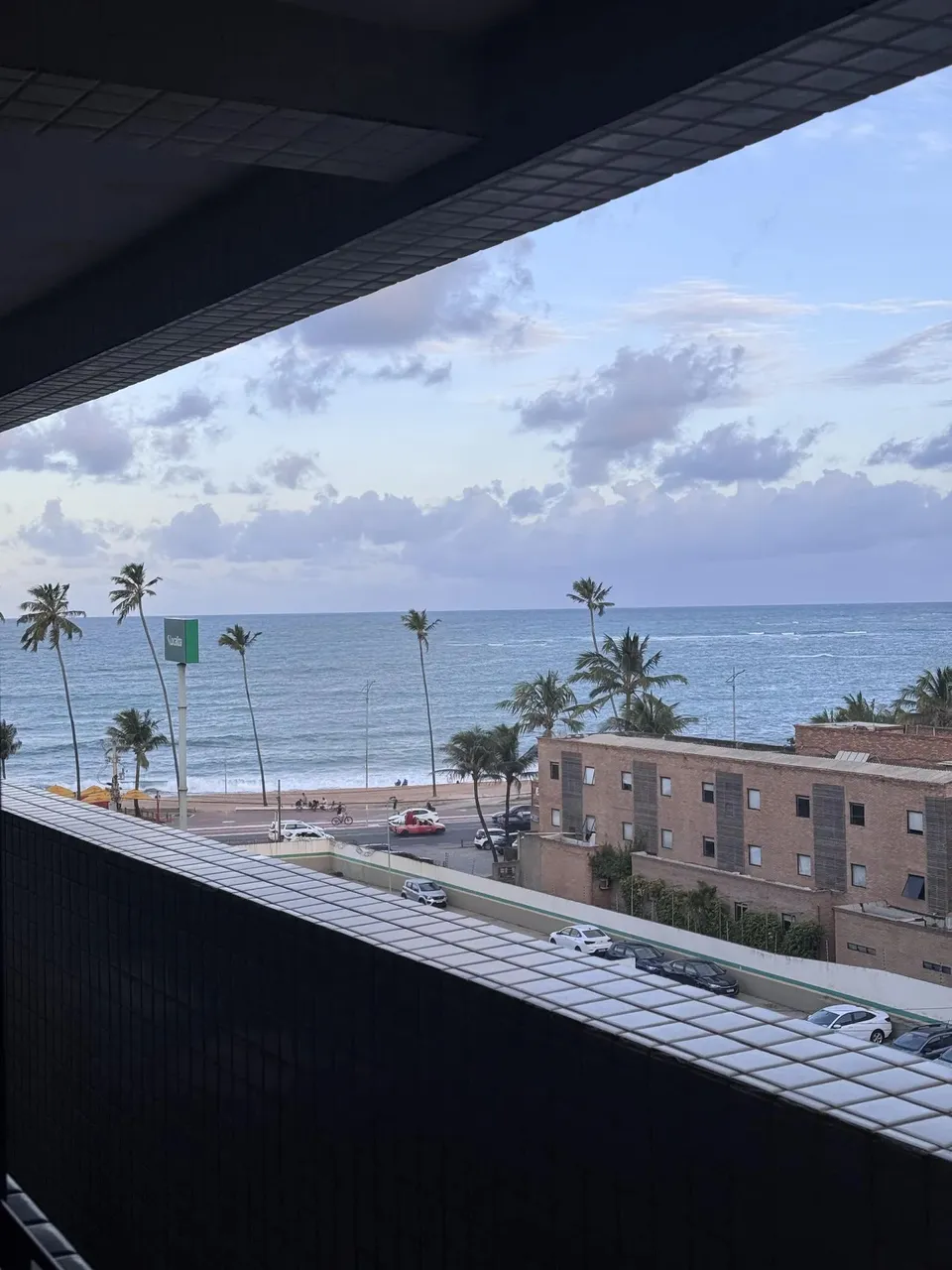 Apartamento com vista para o mar, mobiliado na Jatiuca.