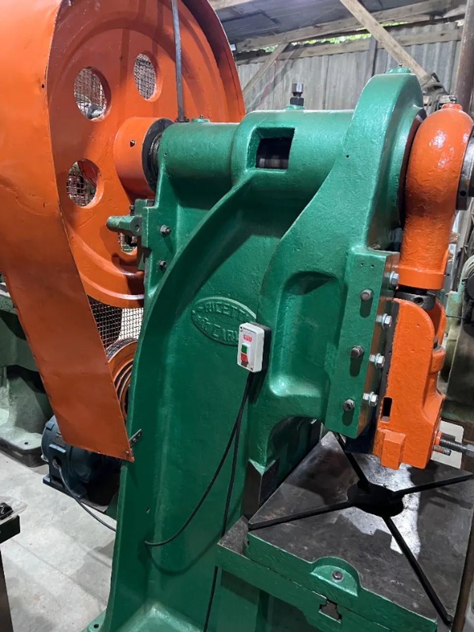 Prensa Excêntrica 40 toneladas Retrofitada - Foto 4