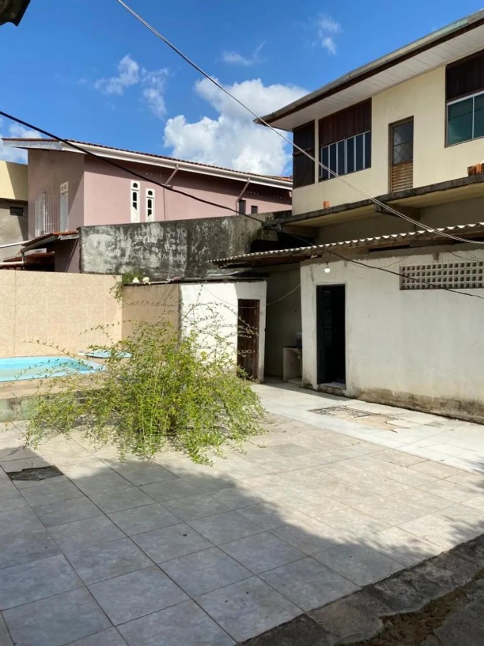 VENDE-SE IMÓVEL RESIDENCIAL BEM LOCALIZADO NO CENTRO - Foto 2