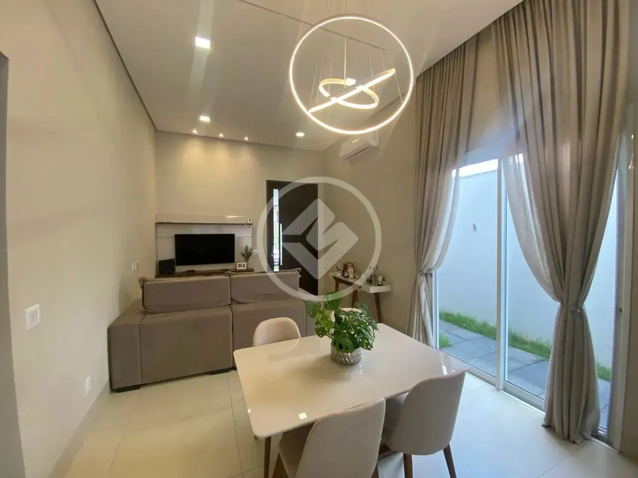 CASA TÉRREA COM 140 M² , 3 QUARTOS COM PLANEJADOS R$ 1,750,000,00 codigo: 104139
