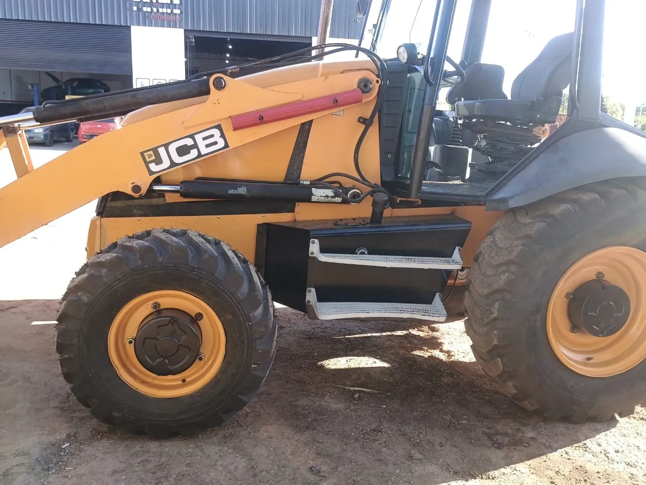 Retroescavadeira JCB-3CX