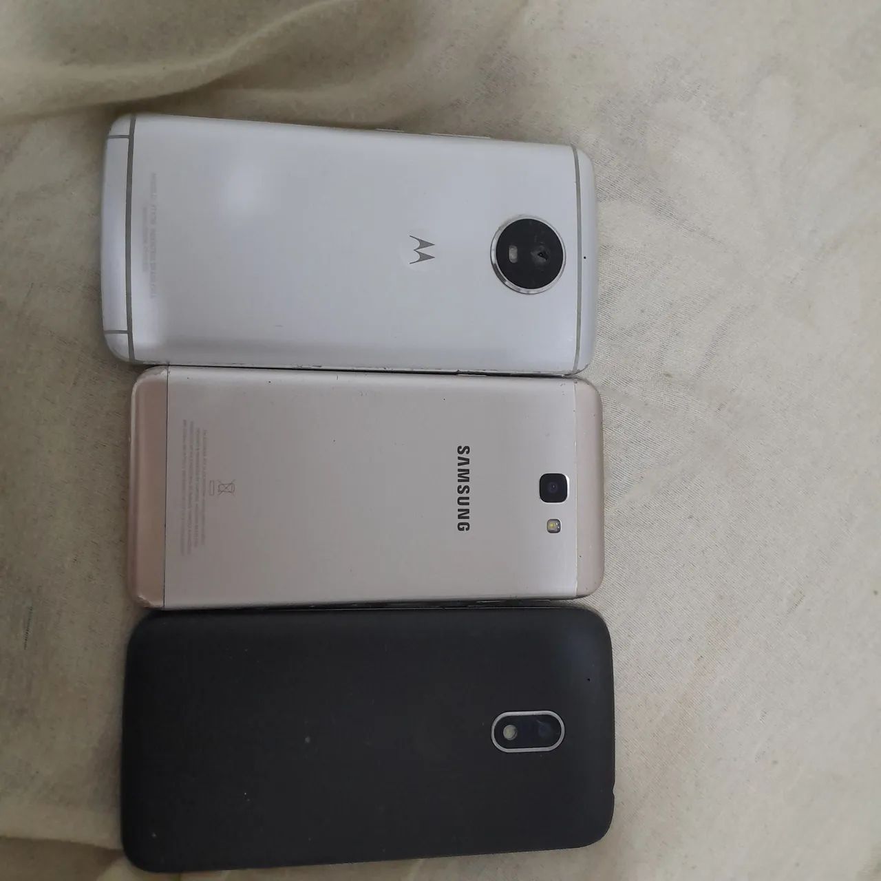 3 celulares carcaça pra retirada de peças ou concerto  - Foto 2
