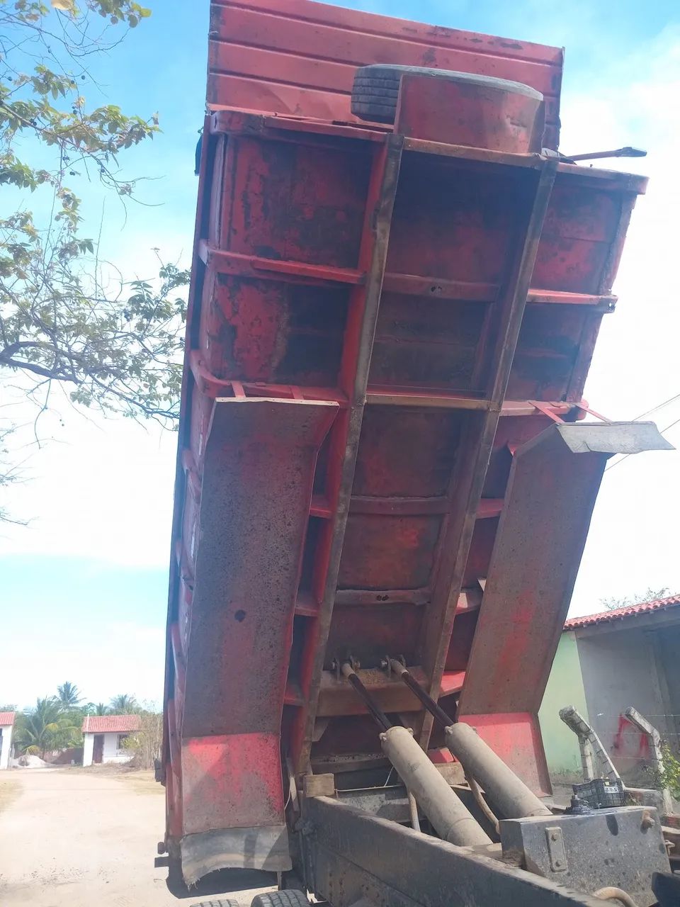 Caçamba basculante 8 / 12  - Foto 3