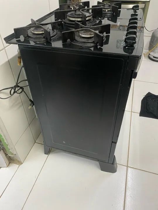 Fogão a Gás 4 Bocas - Preto - Foto 4