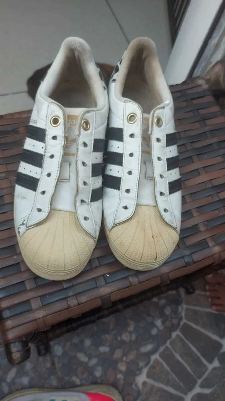 Adidas Superstar - Clássico em branco e preto