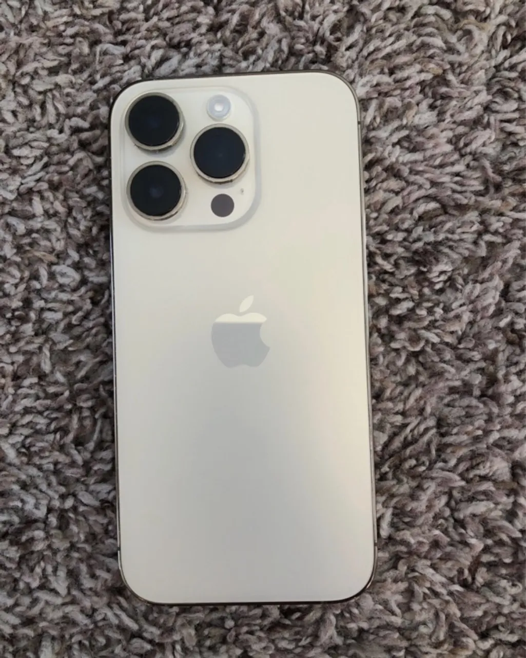 iPhone 14 Pro Max 256gb (sem detalhes)