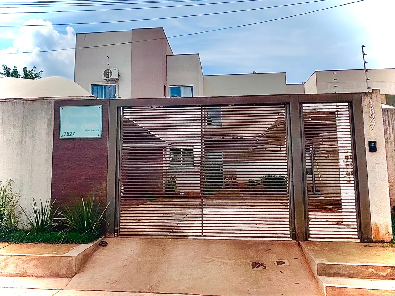 Apartamento com dois quartos próximo do shopping