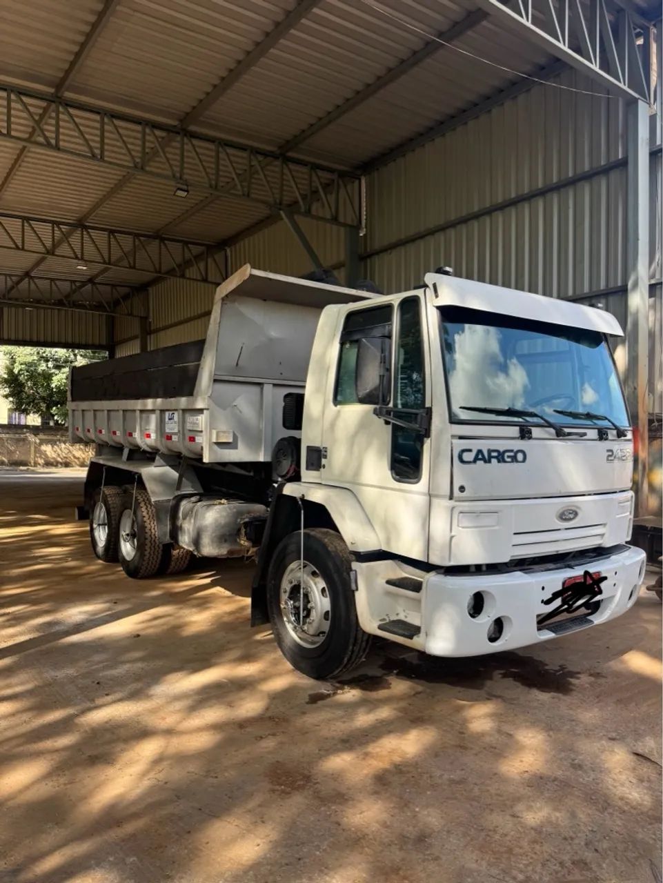 Ford Cargo 2422 - Caçamba 