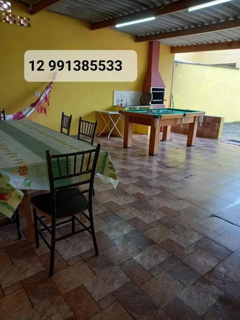 Casa p temporada a 400 metros da praia .