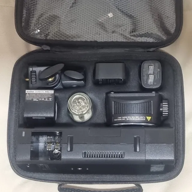 Flash Godox AD200Pro II - usado apenas para testes