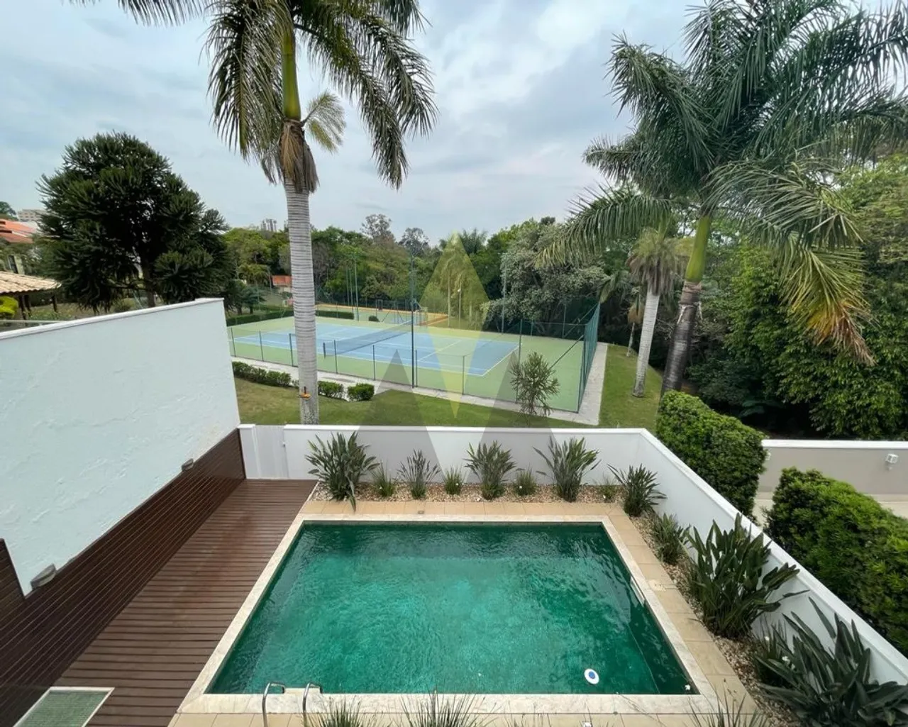 SOBRADO MOBILIADO COM 2 SUÍTES, PISCINA E VISTA PRIVILEGIADA NO CONDOMÍNIO GRANJA OLGA II